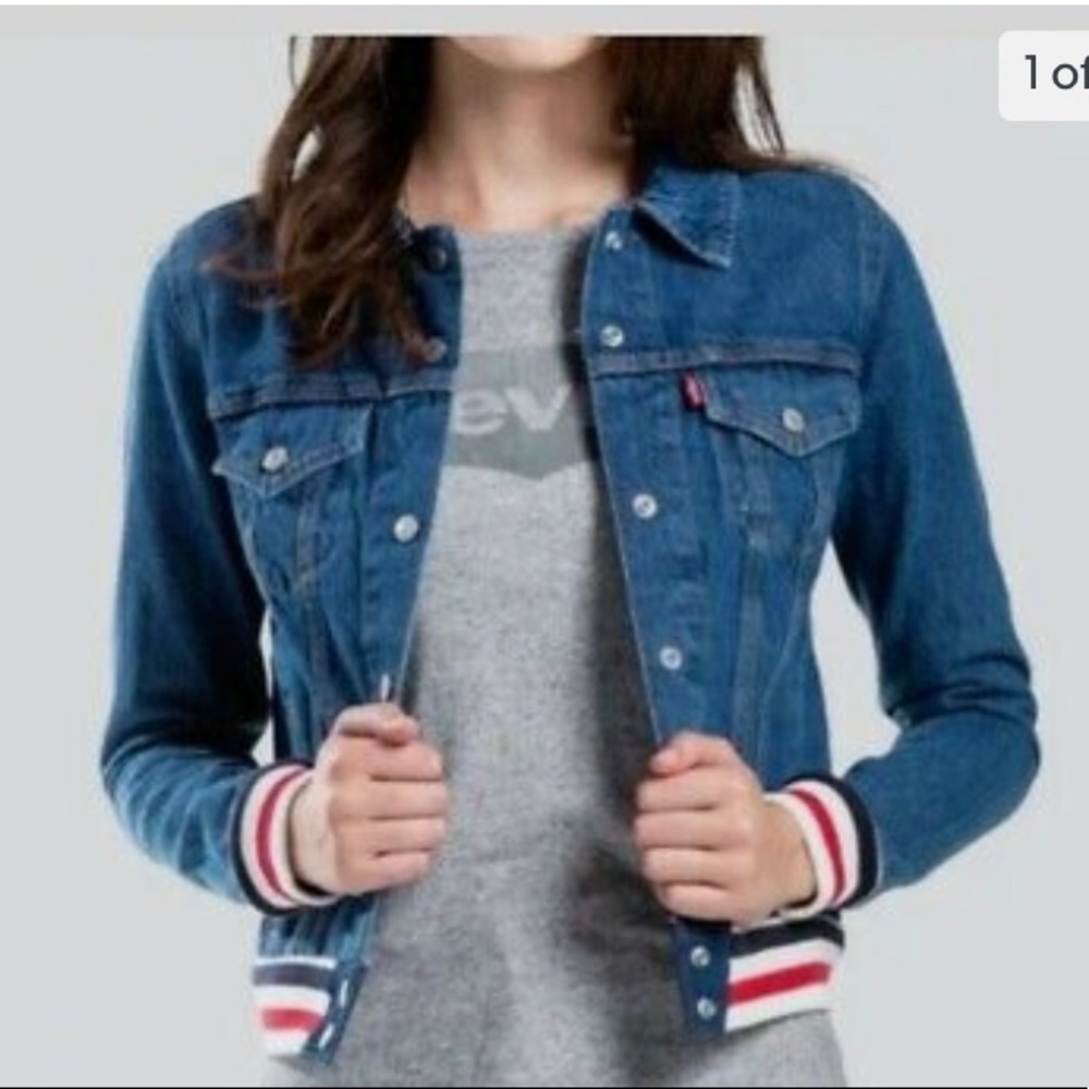 Levi’s womens denim jacket size medium